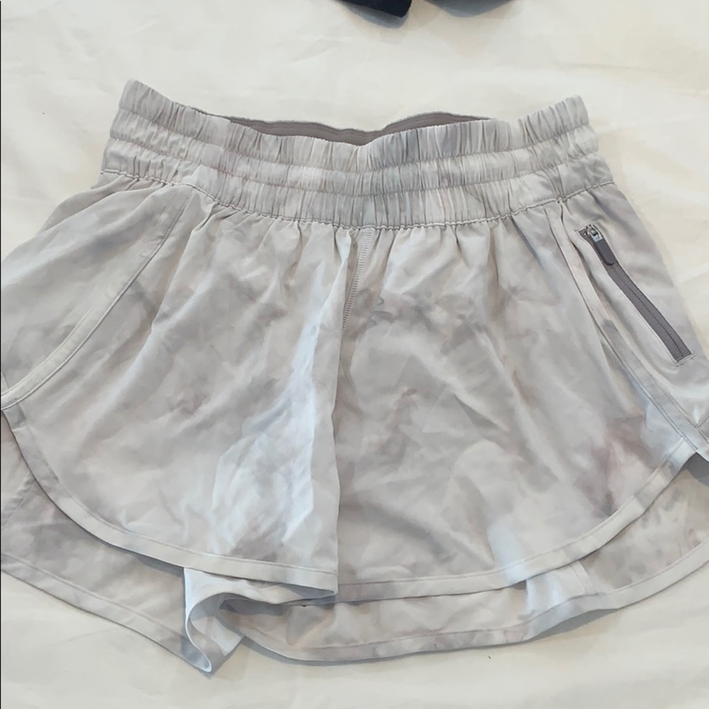 Lululemon Tracker Short V 4”